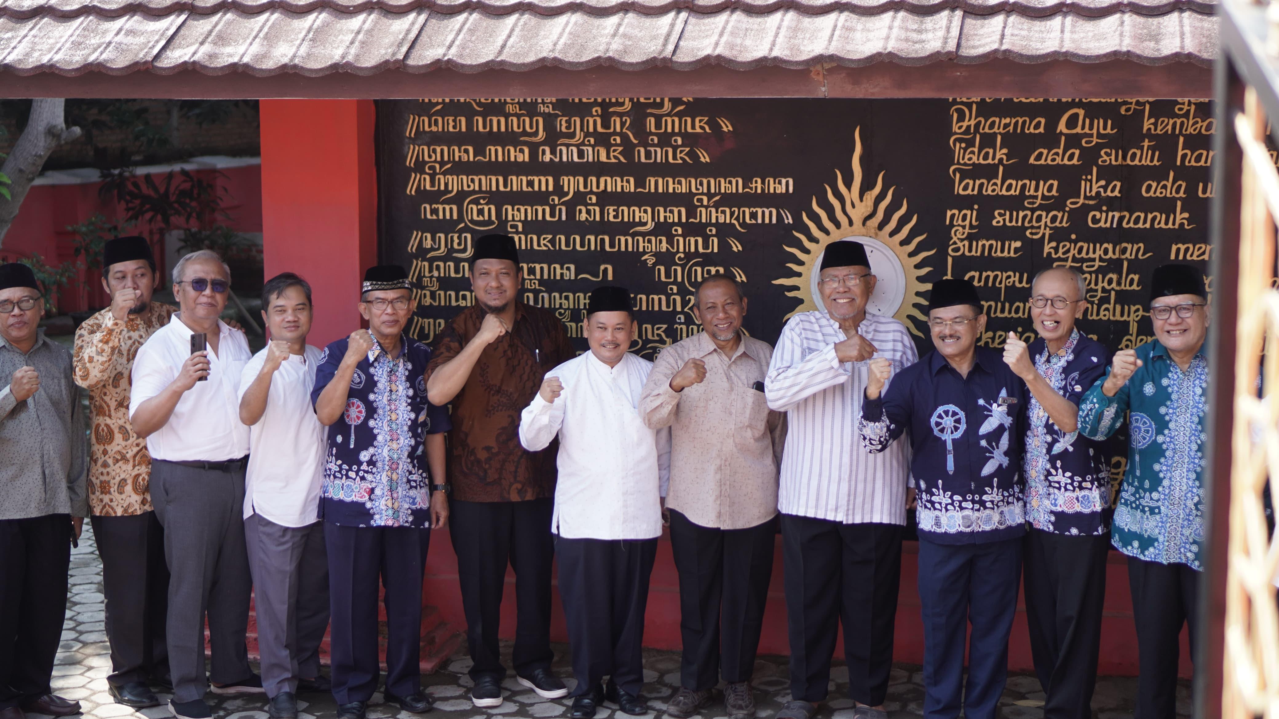 Ziarah Makam Raden Bagus Arya Wiralodra Dalam Rangka Dies Natalis Unwir Ke-42